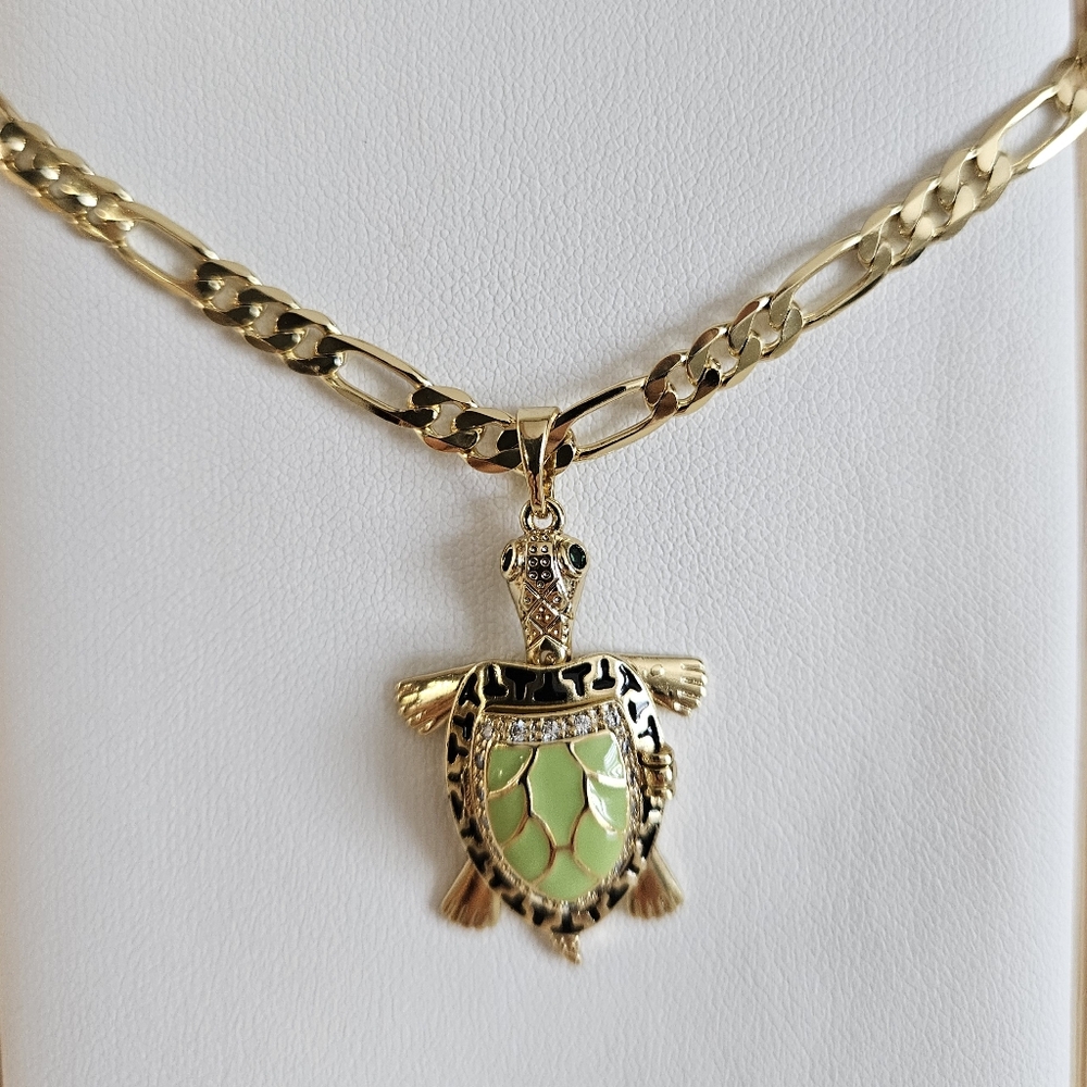 Turtle pendant set with necklace